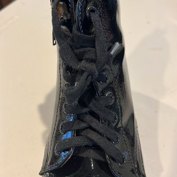 Mia Kids - Guilianna combat boots.  Black. Size 5.  Black. - Picture 7 of 14
